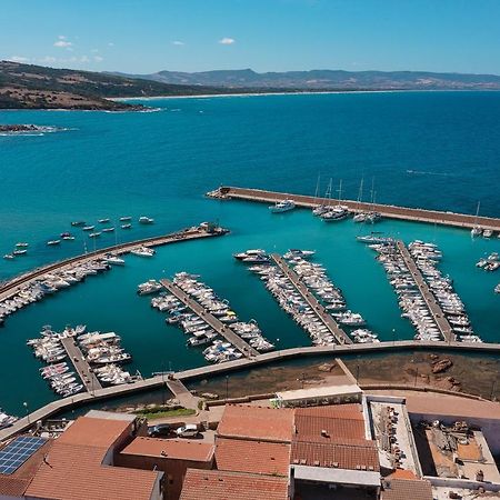 Rocce Rosse Sardinia Aparthotel Isola Rossa Bagian luar foto