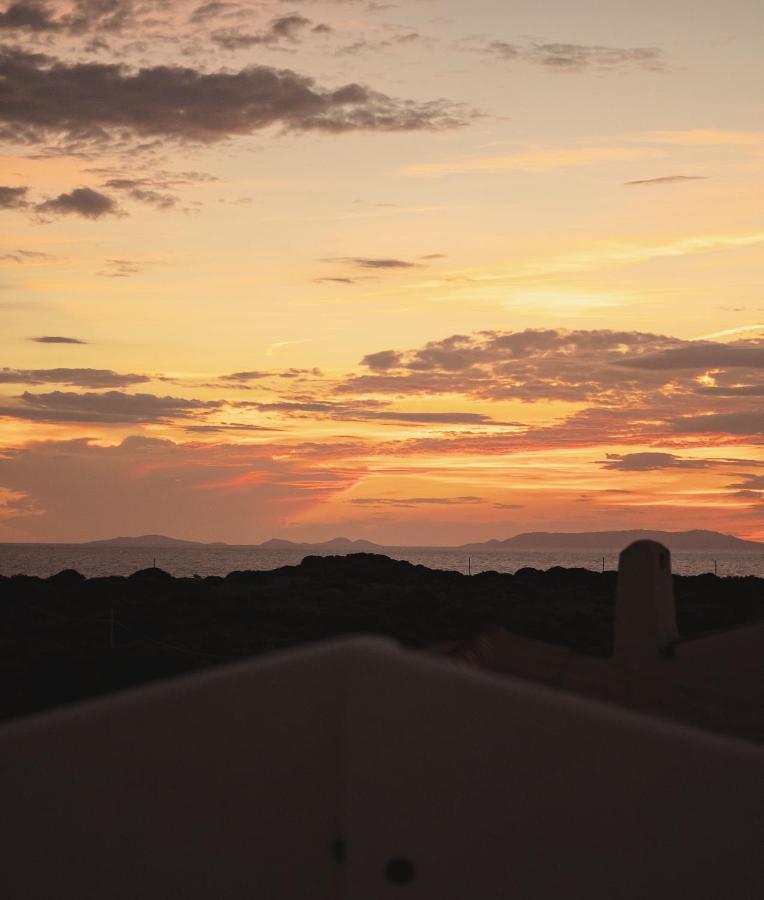 Rocce Rosse Sardinia Aparthotel Isola Rossa Bagian luar foto